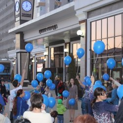 02 апреля 2017: Благотворительный фестиваль «Подсвети синим»
