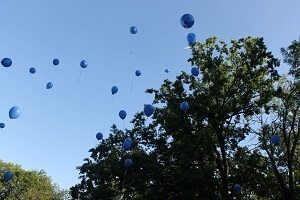 21 мая в Чистяковской роще прошел чудесный Благотворительный фестиваль "Подсвети синим"
