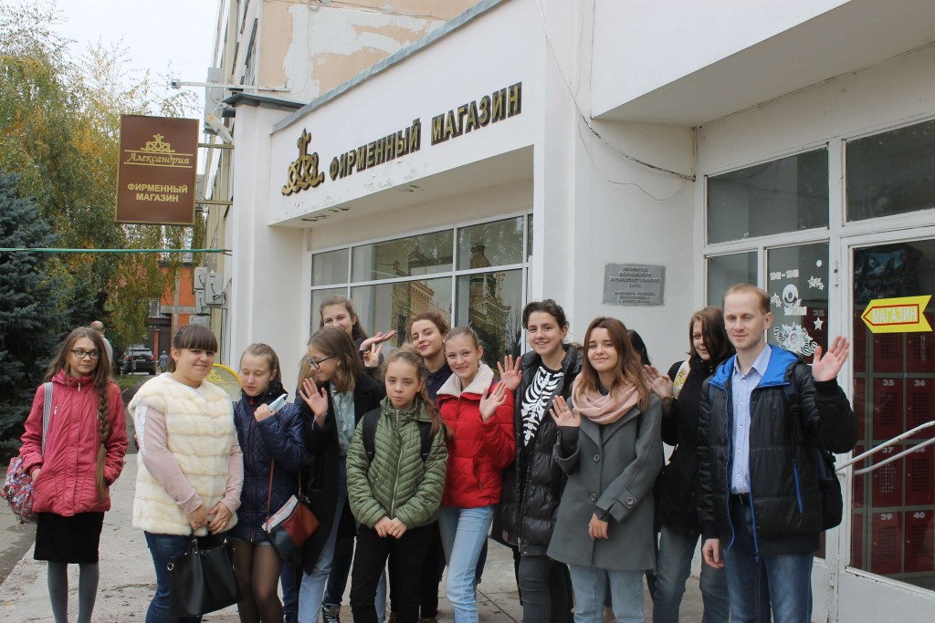 Школьники Краснодара стали участниками экскурсии на швейную фабрику «Александрия»  в рамках инклюзивного проекта «Верь в себя»