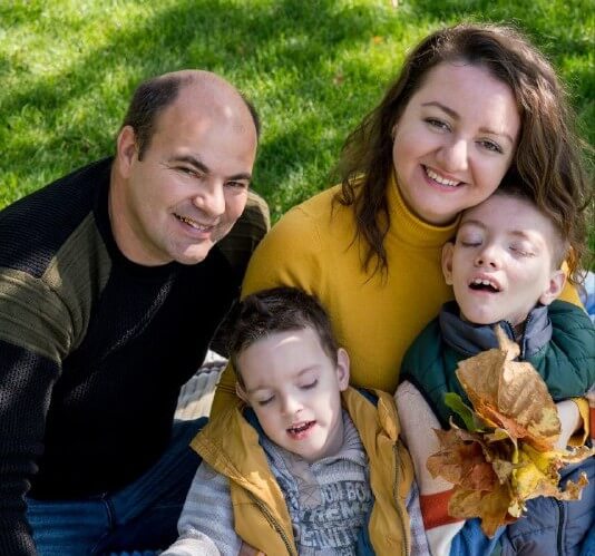 КОМУ ВЫ ПОМОГАЕТЕ, КОГДА СТАНОВИТЕСЬ ХРАНИТЕЛЕМ